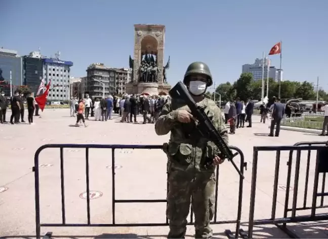 TAKSİM'DE 20 TEMMUZ ÖZGÜRLÜK VE BARIŞ BAYRAMI KUTLAMASI