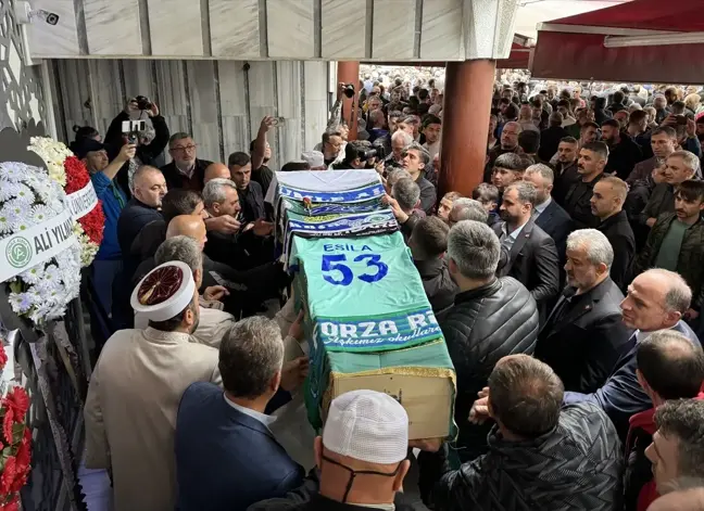 Kalp Nakli Sonrası Hayatını Kaybeden Esila Tüfekçi'nin Cenazesi Rize'de Defnedildi