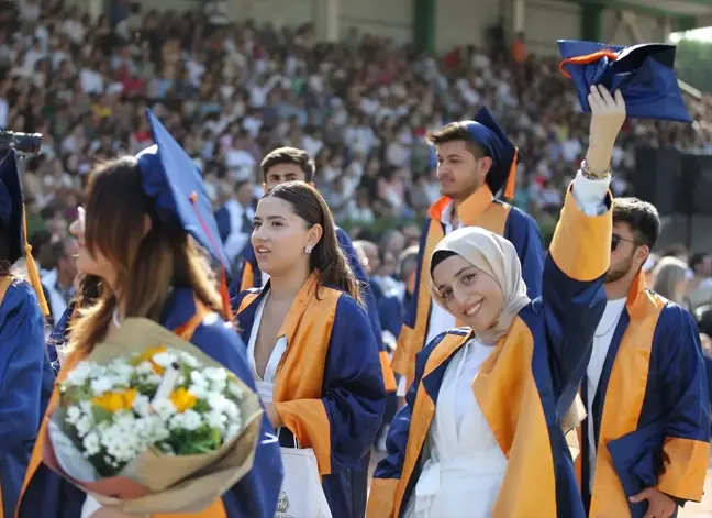 MSKÜ'den 10 Bin 102 Öğrenci Mezun Oldu