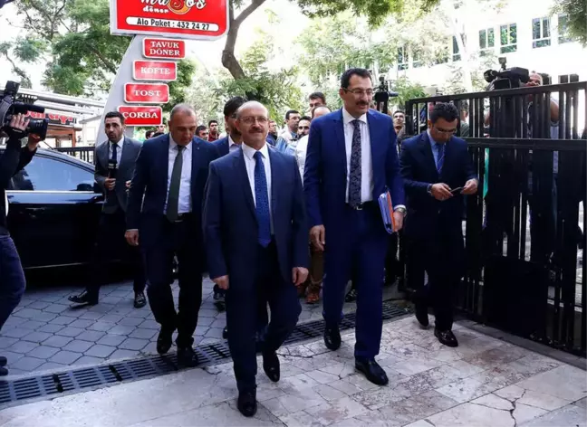 AK Parti Aday Listesini Ysk'ye Verdi