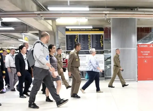 Tayland'da Alıkonulan Suudi Genç Kadın Kanada'da