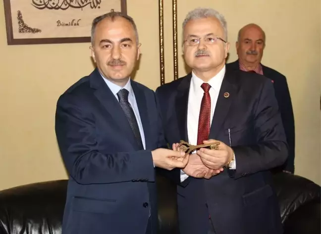 Rize'de Bayrak Değişimi