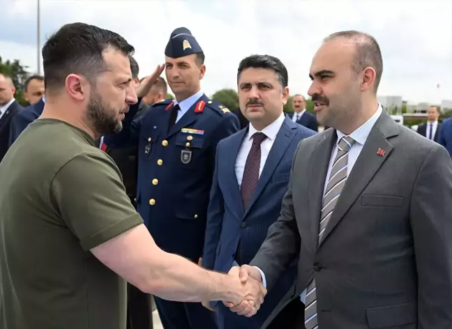 Ukrayna Devlet Başkanı Zelenskiy Türkiye'den Ayrıldı