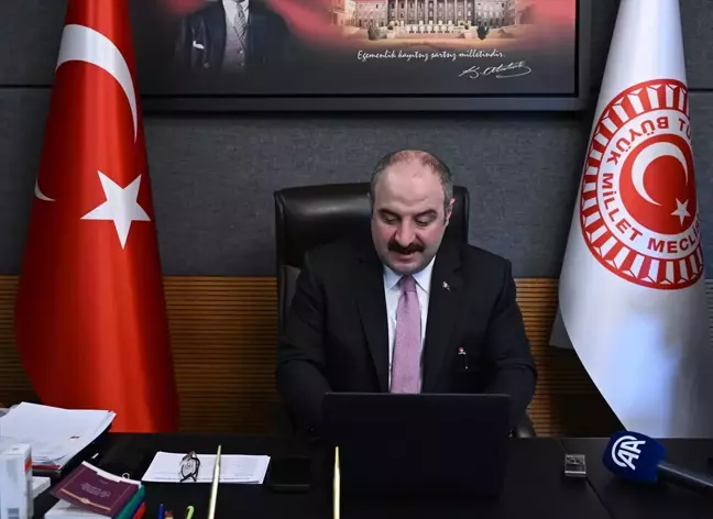 TBMM Sanayi, Ticaret, Enerji, Tabii Kaynaklar, Bilgi ve Teknoloji Komisyonu Başkanı Mustafa Varank, 2023'e damga vuran fotoğrafları oyladı