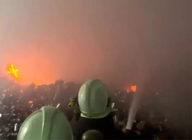 Kahramanmaraş'ta İş Yeri Yangını Kısa Sürede Söndürüldü