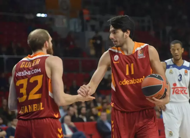 Sporcular, Hayvanlar İçin Kükredi