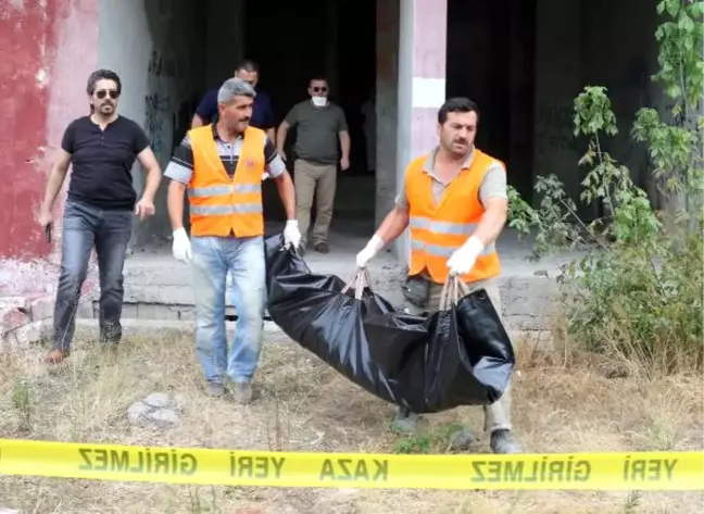 Samsun'da Metruk Binada Çürümüş Ceset Bulundu
