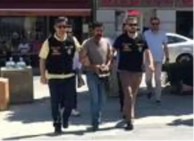 Birlikte yaşadığı kadını 9 bıçak darbesiyle öldüren sanığa müebbet hapis