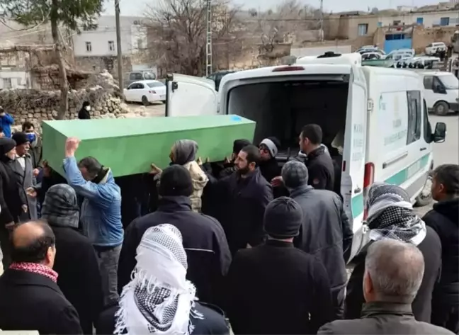 Sobadan sızan gazdan zehirlenen anne ve bebeğinin cenazesi Mardin'de yan yana defnedildi