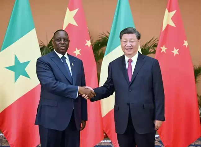 Xi, Senegal Cumhurbaşkanı Sall ile Biraraya Geldi