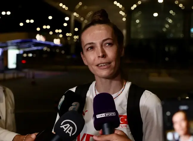 A Milli Kadın Voleybol Takımı Paris Olimpiyat Oyunları Elemeleri için Japonya'ya gitti