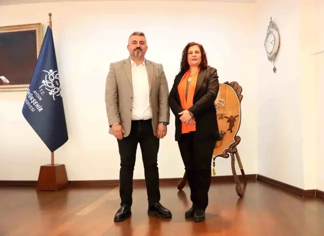 CHP İncirliova Belediye Başkan Adayı Osman Gökmen, Özlem Çerçioğlu'nu ziyaret etti