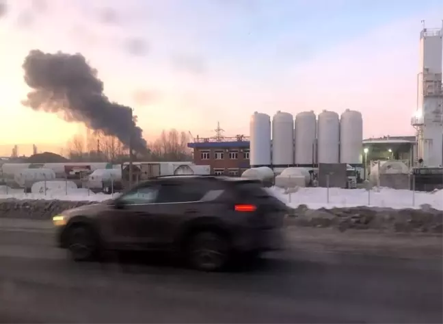 Rusya'da Petrol Rafinerilerine Dron Saldırısı: Yangın Çıktı, 8 Kişi Yaralandı