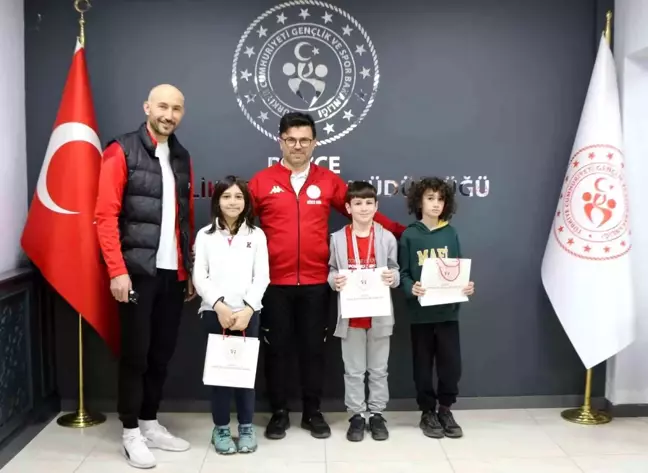 Düzceli Sporcular Gençlik ve Spor Müdürü'nü Ziyaret Etti