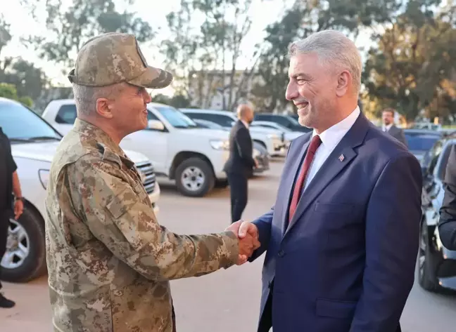 Ticaret Bakanı Ömer Bolat Libya'da Barış Gücünü Ziyaret Etti