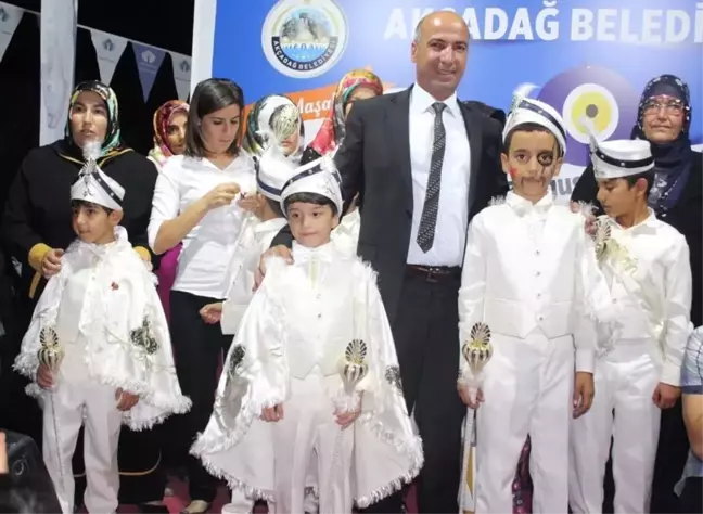 Sünnet Şöleninde Geleneksel Akçadağ Pilavı İkram Edildi