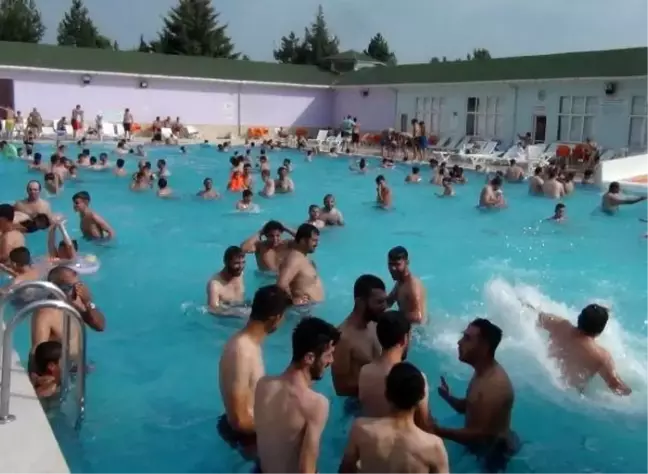 Simav'daki kaplıcalarda bayram bereketi