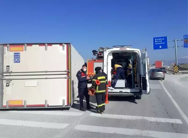 Kontrolden çıkan tır devrildi: 1 yaralı
