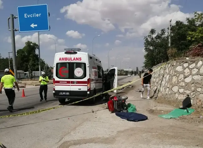 Afyonkarahisar'da Elektrikli Bisiklet Kazası: 1 Ölü, 3 Yaralı