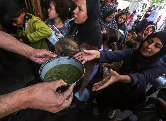 Gaza'daki Gıda Yardımı Krizi Derinleşiyor