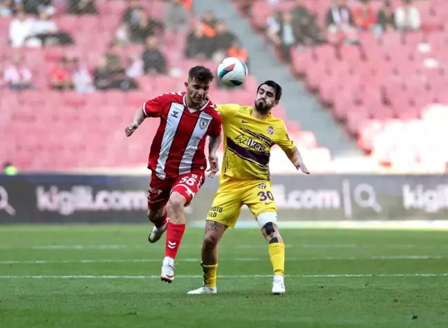 Samsunspor, Eyüpspor'u 1-0 Önde Tamamladı