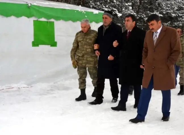 Şehit Babasından Oğlunun Silah Arkadaşlarına Ziyaret