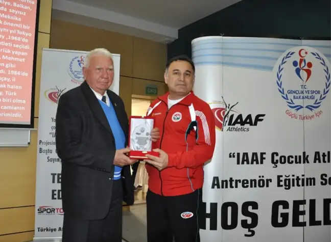 Olimpiyat 4.'sü İsmail Akçay, Çocuk Atletizmi Seminerine Katıldı