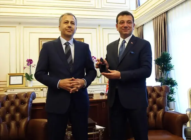 İBB'de devir-teslim töreni