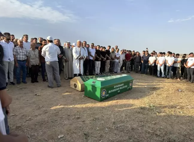 Mardin'de anız yangınında hayatını kaybedenler toprağa verildi