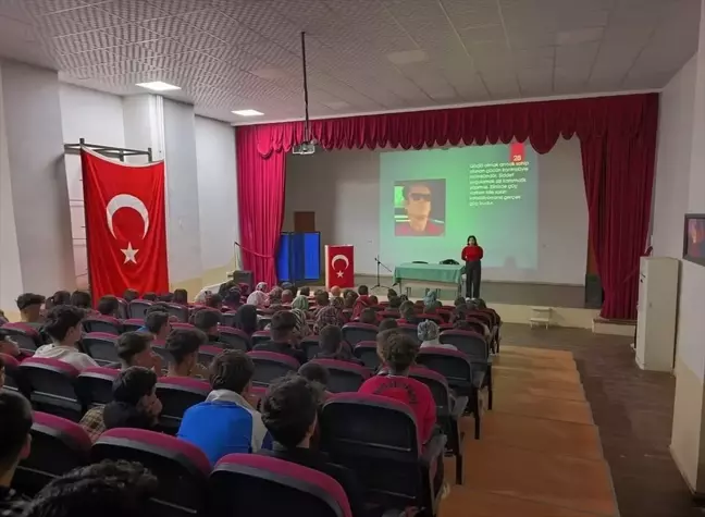 Van'da Öğrencilere Akran Zorbalığı Semineri Düzenlendi