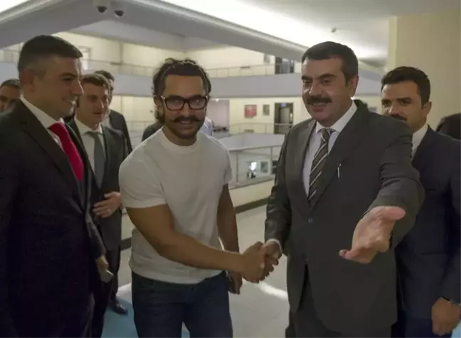 Bollywood Yıldızı Khan, Milli Eğitim Bakanlığı Müsteşarı Tekin'i Ziyaret Etti