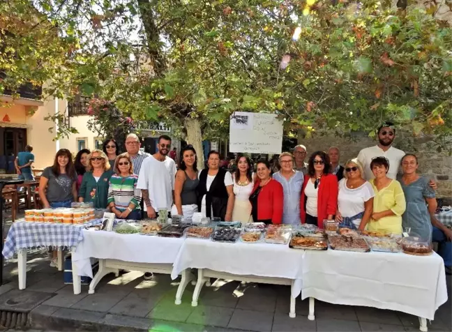 Çeşme CHP Gençlik Kollarından sokak hayvanları için kermes