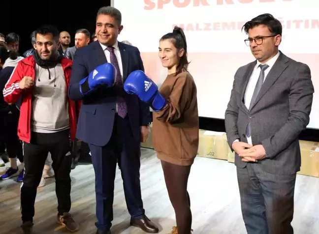 Düzce'de Spor Kulüplerine Malzeme Desteği