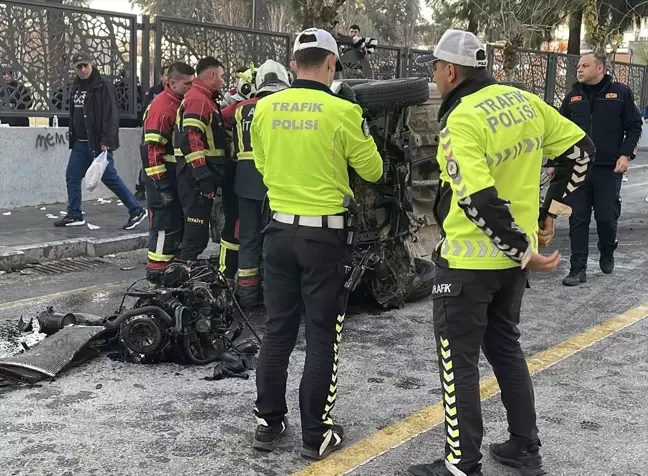 Aydın'da Otomobilin Devrilmesi Sonucu 4 Yaralı