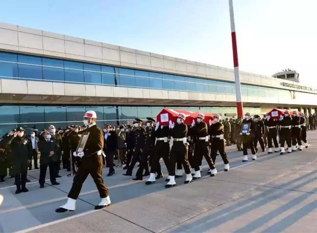 Son Dakika | KAHRAMANMARAŞ - Şehit Astsubay Nazmi Yılmaz'ın cenazesi Afşin'e getirildi