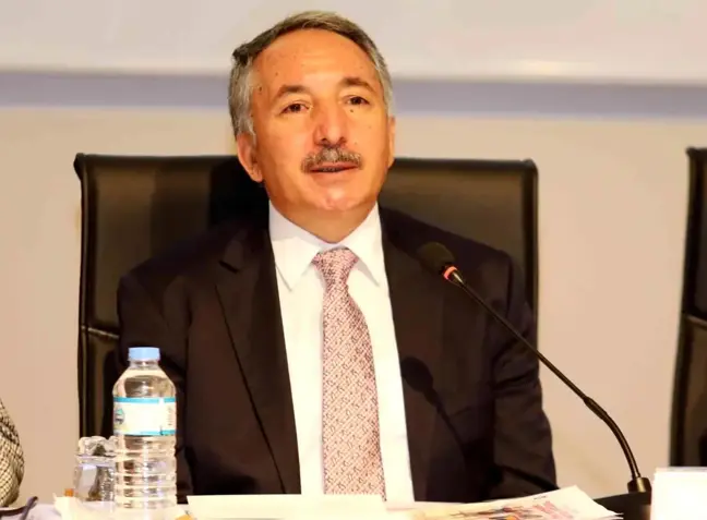 AİÇÜ'de Türkiye'de aile değerlerinin bugünü ve geleceği paneli düzenlendi