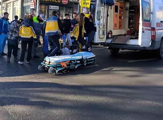 Tekirdağ'da Motosiklet-otomobil Kazasında İki Yaralı