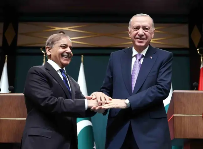 Pakistan Başbakanı Şerif'ten Cumhurbaşkanı Erdoğan'a teşekkür