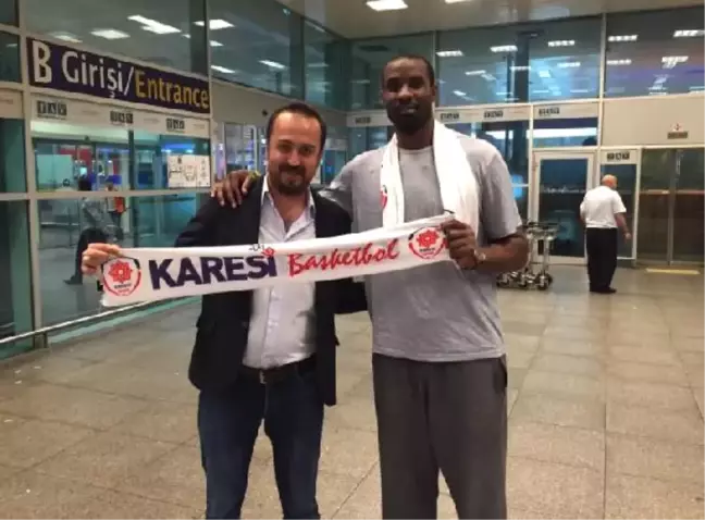 Karesispor'un Yeni Transferi Lawal, Türkiye'ye Gelerek Takıma Katıldı