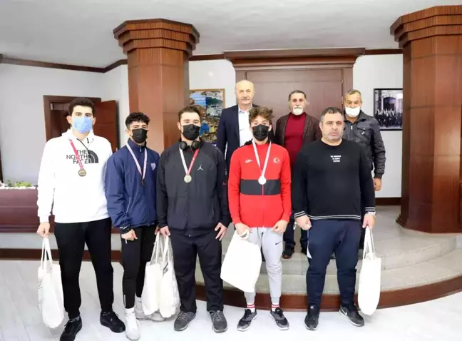 Başkan Atabay, Türkiye Şampiyonası'na katılacak Didimli boksörleri ağırladı