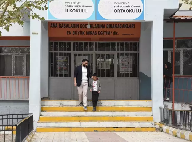 Öğrencinin nefes borusuna kaçan tost parçası öğretmenin müdahalesiyle çıkarıldı