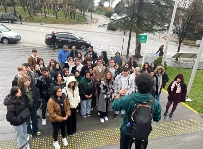 Anadolu Üniversitesi'nden Üniversite Sınavı Adaylarına Tanıtım Turları