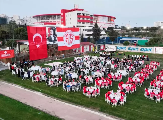 Antalyaspor Camiası İftar Programında Buluştu