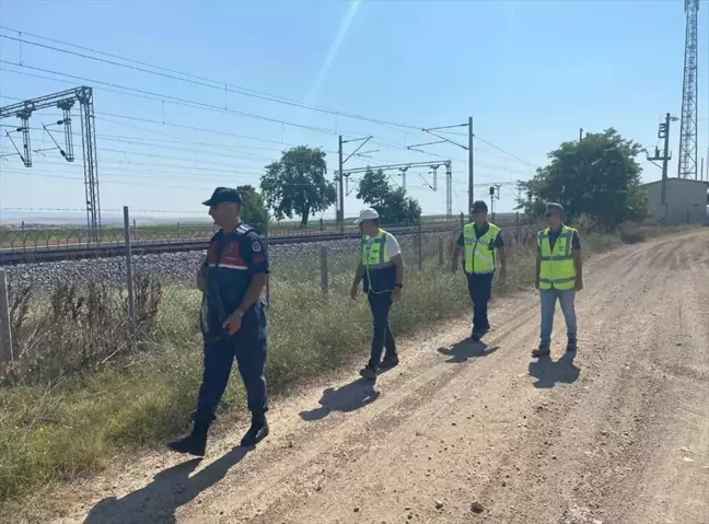 Eskişehir İl Jandarma Komutanlığı Yüksek Hızlı Tren Hattı Kontrolü Gerçekleştirdi