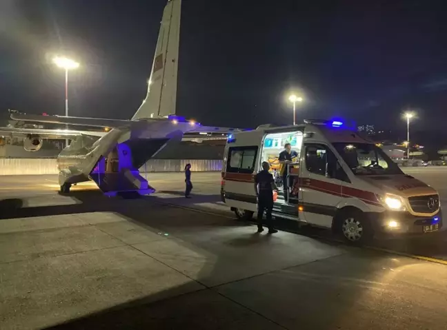 Trabzon'da kalp kası hastalığı tedavisi gören çocuklar ambulans uçakla Ankara'ya nakledildi