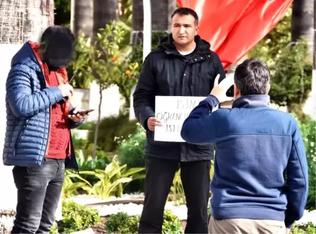 İşini İsteyen Öğretmen Tekrar Eyleme Başladı