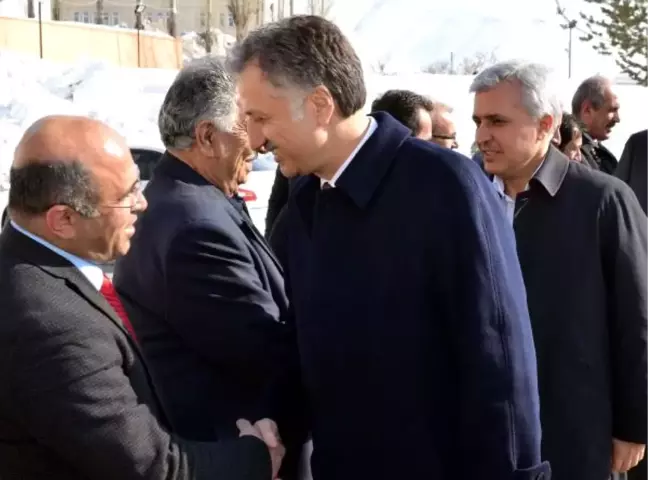 Kalkınma Bakan Yardımcısı Coşkun, Hakkari'de 'Milli Seferberlik' Toplantısına Katıldı (2)