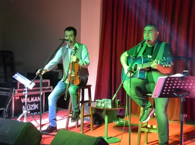 Alternatif Sahne'de Yıldızlar Geçidi