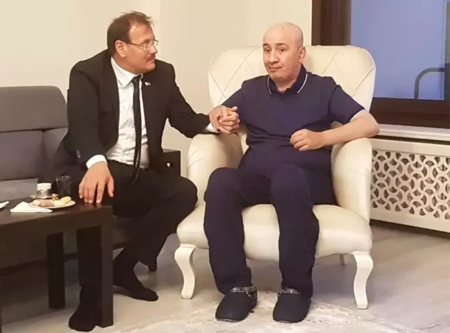 Başbakan Yardımcısı Çavuşoğlu'ndan 15 Temmuz Kahramanına Ziyaret