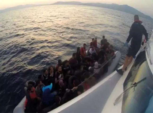 İzmir ve Ayvalık'ta 190 kaçak göçmen yakalandı
